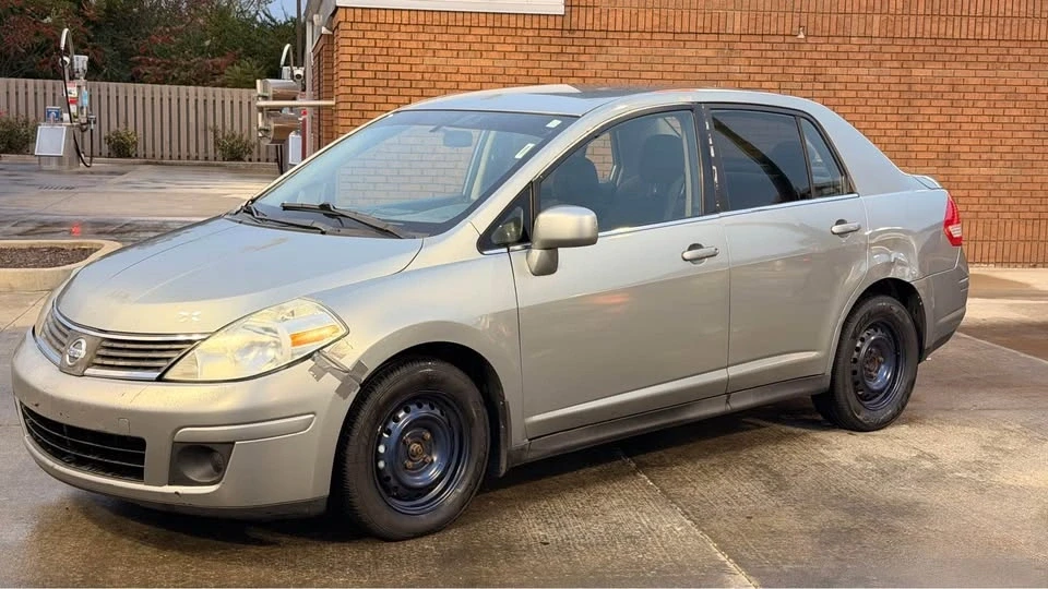 2008 Nissan Versa - Image 5 of 15