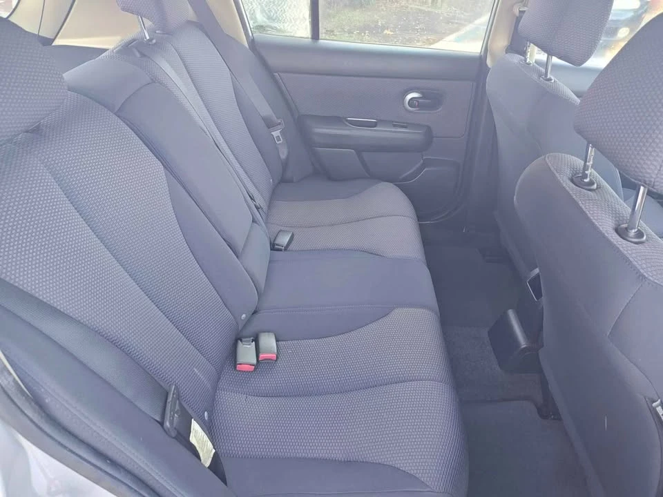 2008 Nissan Versa - Image 5 of 10