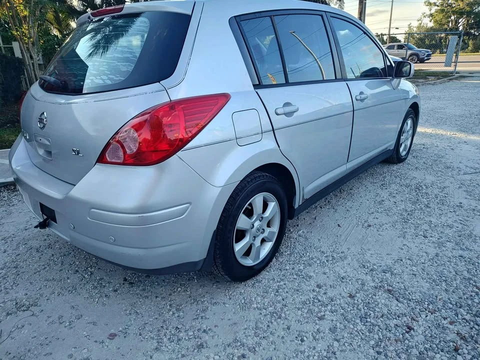 2008 Nissan Versa - Image 3 of 10