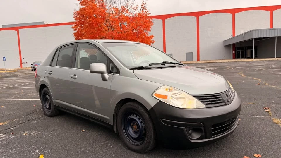 2008 Nissan Versa - Image 4 of 17