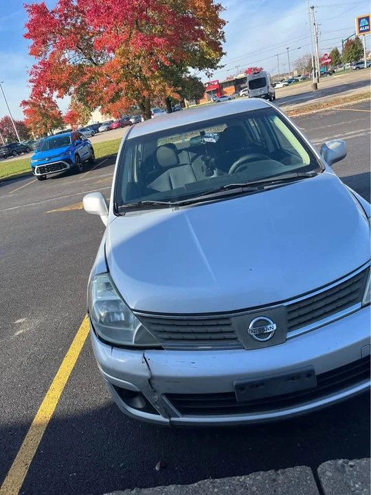 2008 Nissan Versa - Image 3 of 8
