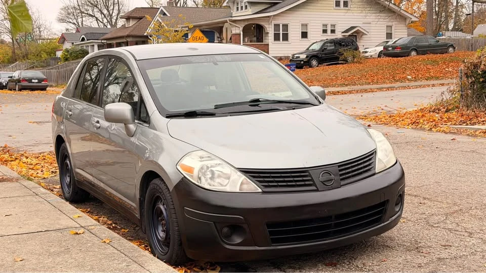 2008 Nissan Versa - Image 2 of 17
