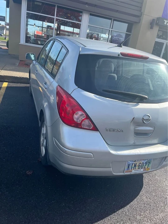 2008 Nissan Versa - Image 4 of 8