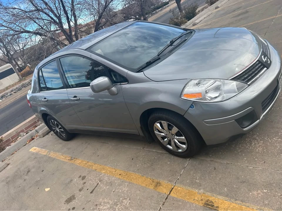 2008 Nissan Versa - Image 2 of 8