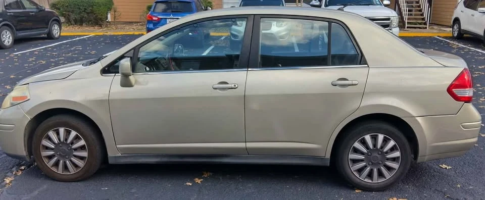 2008 Nissan Versa - Image 4 of 8
