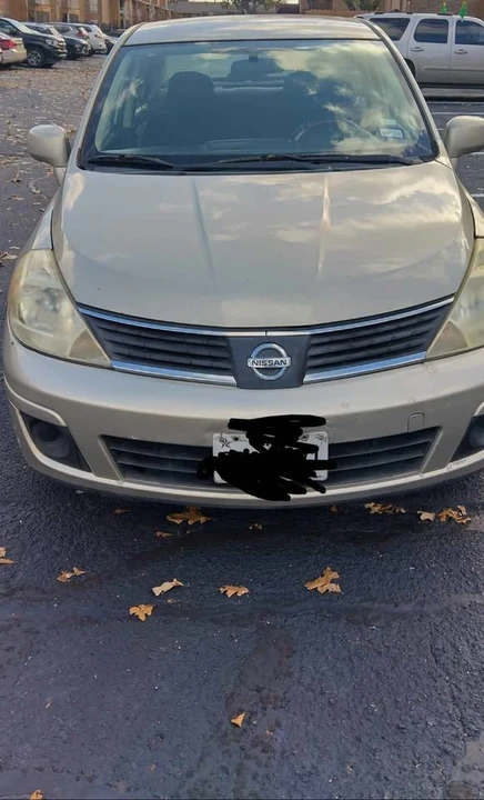 2008 Nissan Versa - Image 2 of 8
