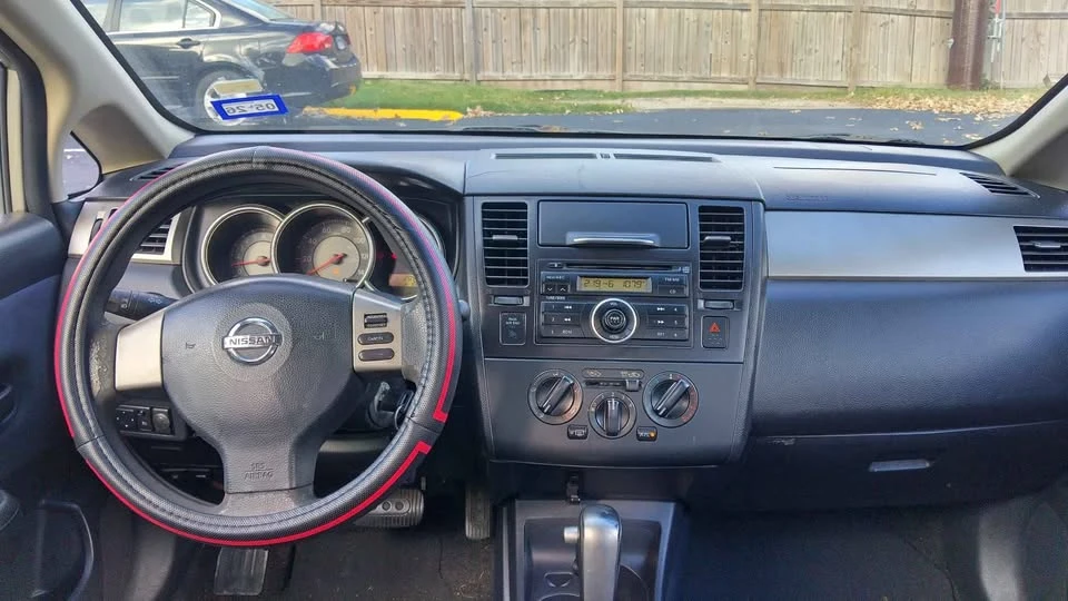2008 Nissan Versa - Image 5 of 8