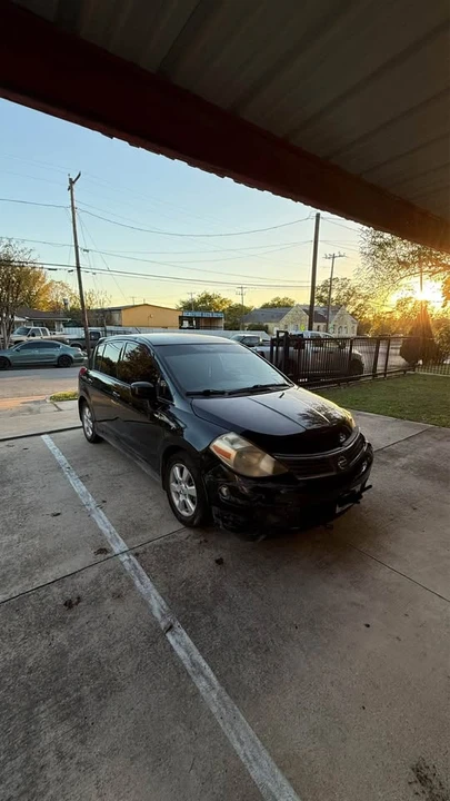 2008 Nissan Versa - Image 7 of 11