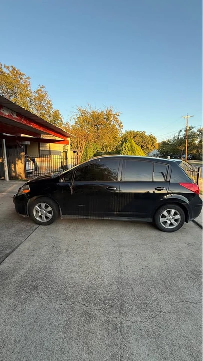2008 Nissan Versa - Image 2 of 11