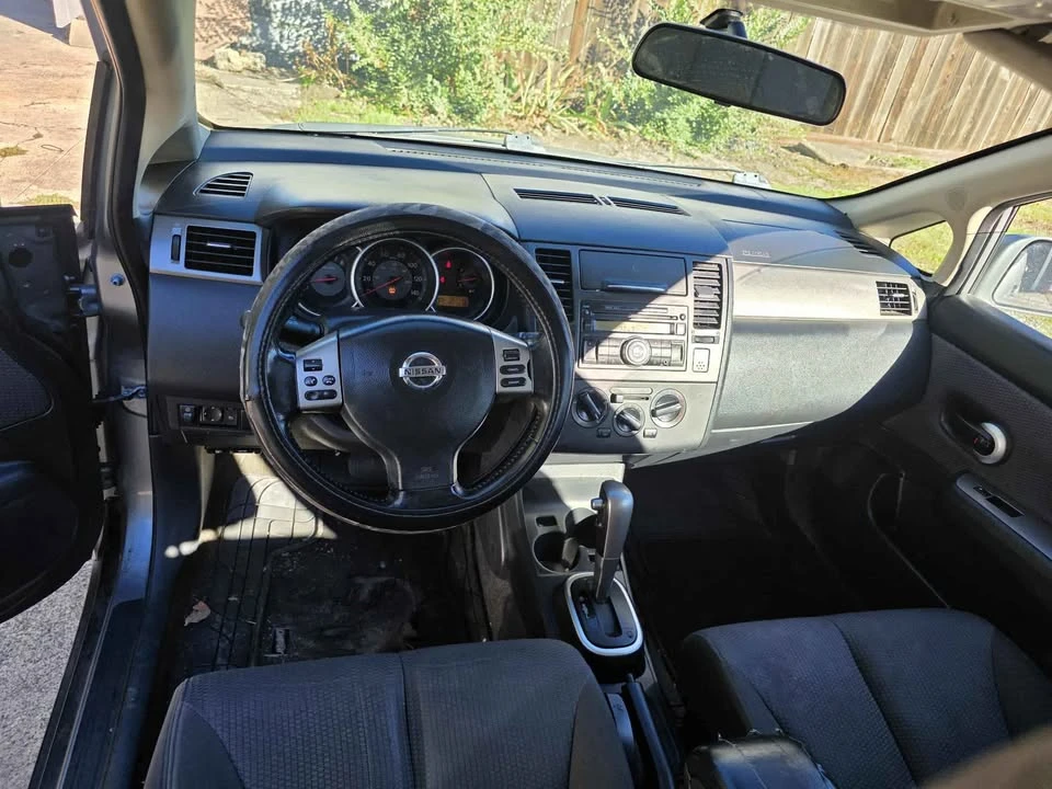 2008 Nissan Versa - Image 3 of 6