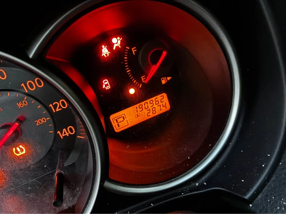 2008 Nissan Versa - Image 6 of 6