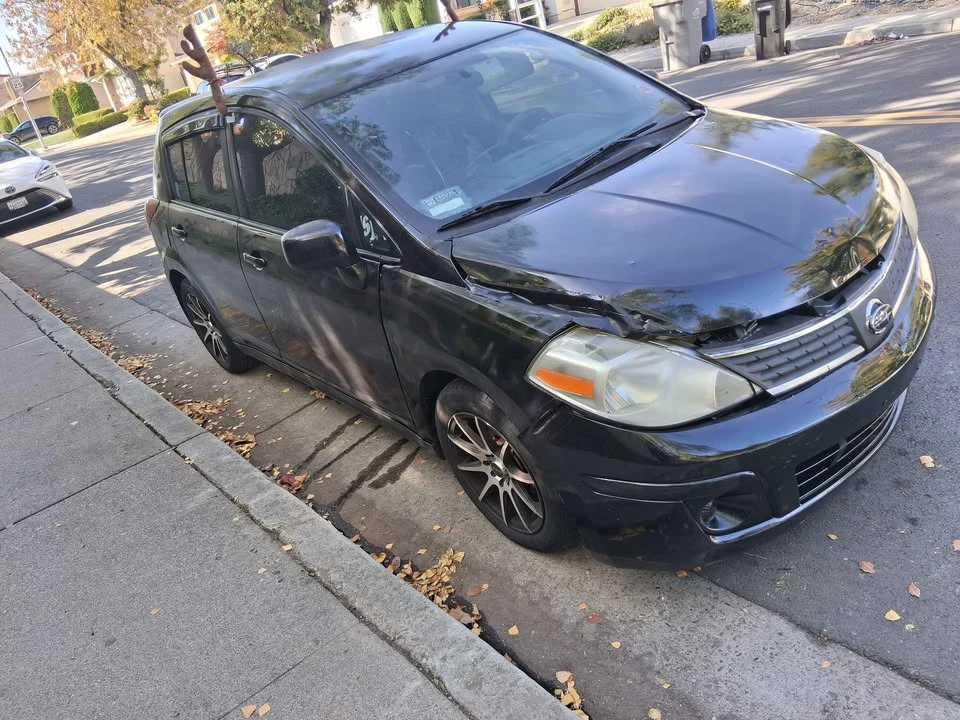 2008 Nissan Versa - Image 2 of 5