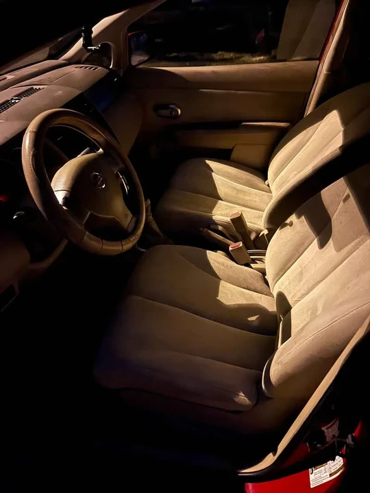 2008 Nissan Versa - Image 3 of 4