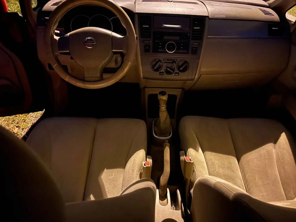 2008 Nissan Versa - Image 2 of 4