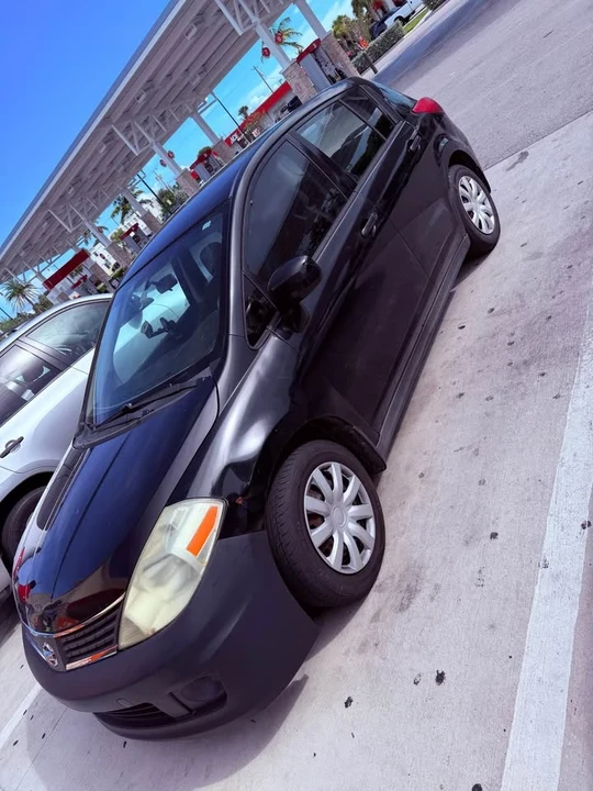 2008 Nissan Versa - Image 2 of 7