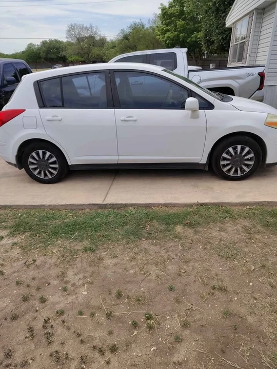2008 Nissan Versa - Image 2 of 5
