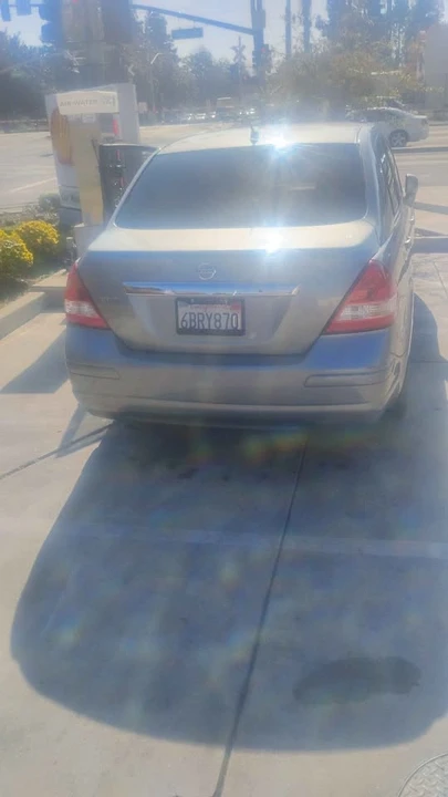 2008 Nissan Versa - Image 3 of 4