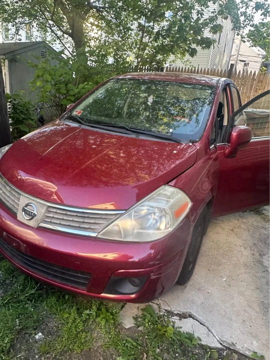 2008 Nissan Versa - Image 2 of 6