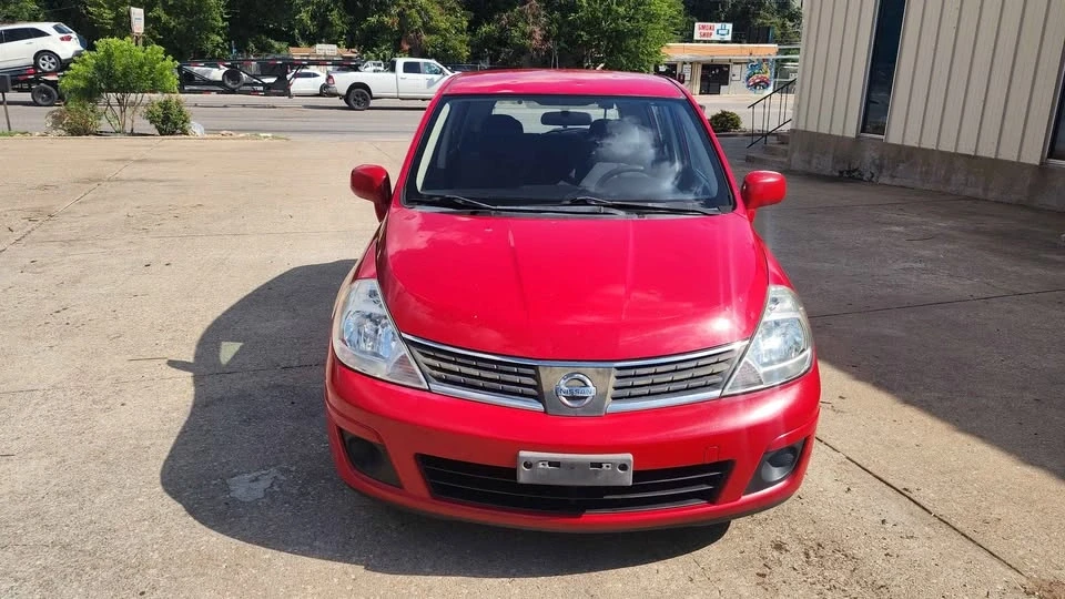2008 Nissan Versa - Image 2 of 11