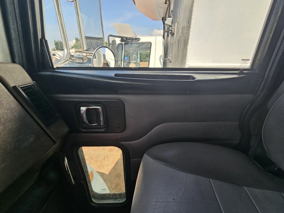 2008 Peterbilt - Image 20 of 21