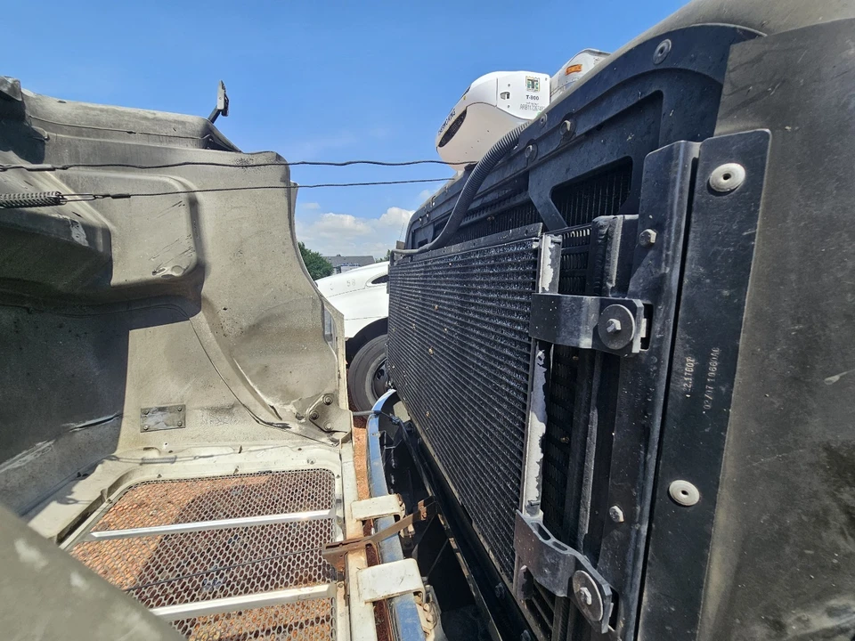 2008 Peterbilt - Image 3 of 21