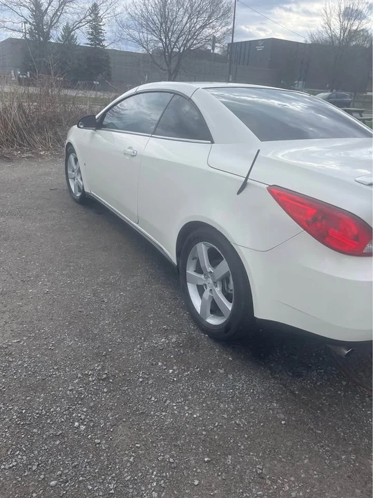 2008 Pontiac G6 - Image 2 of 10