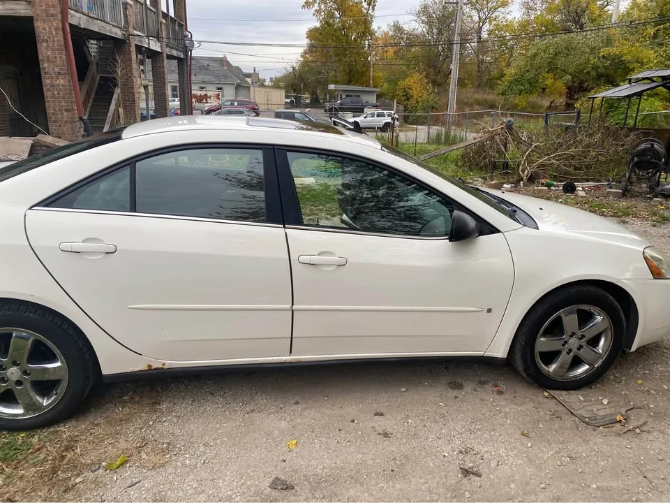 2008 Pontiac G6 - Image 2 of 6