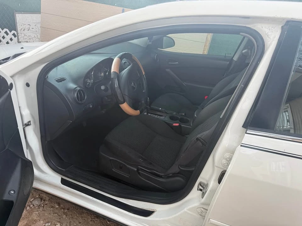 2008 Pontiac G6 - Image 2 of 5