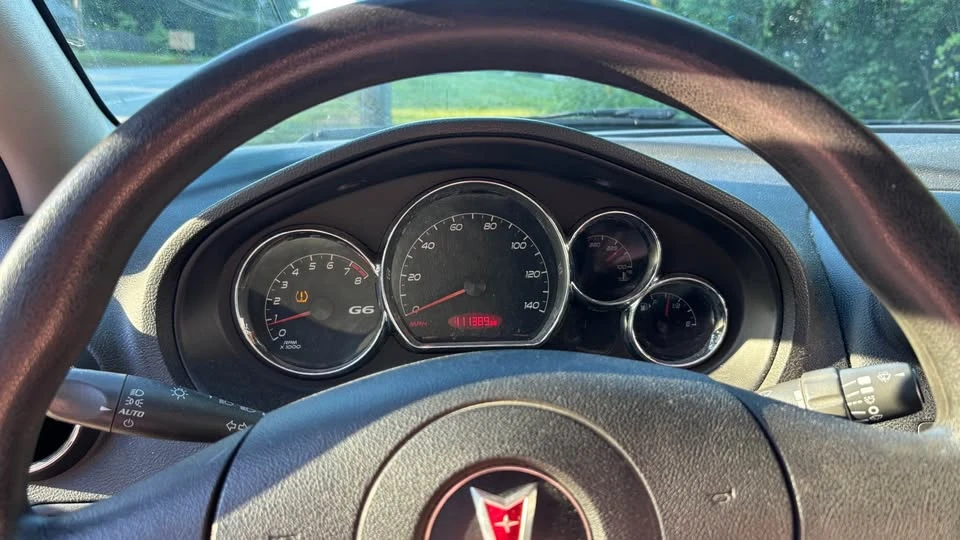 2008 Pontiac G6 - Image 2 of 9