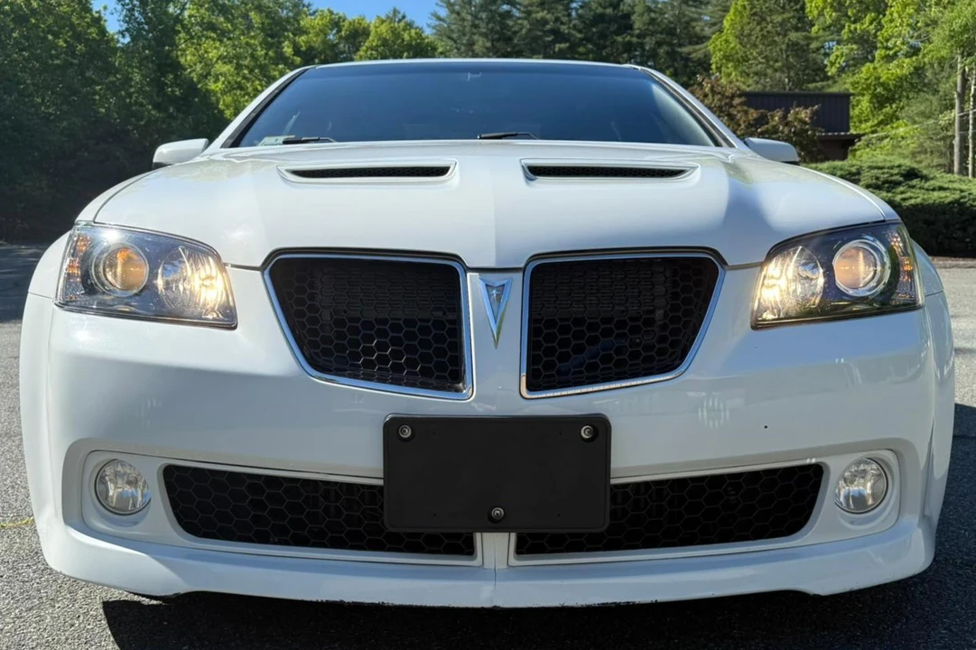 2008 Pontiac G8 - Image 2 of 31