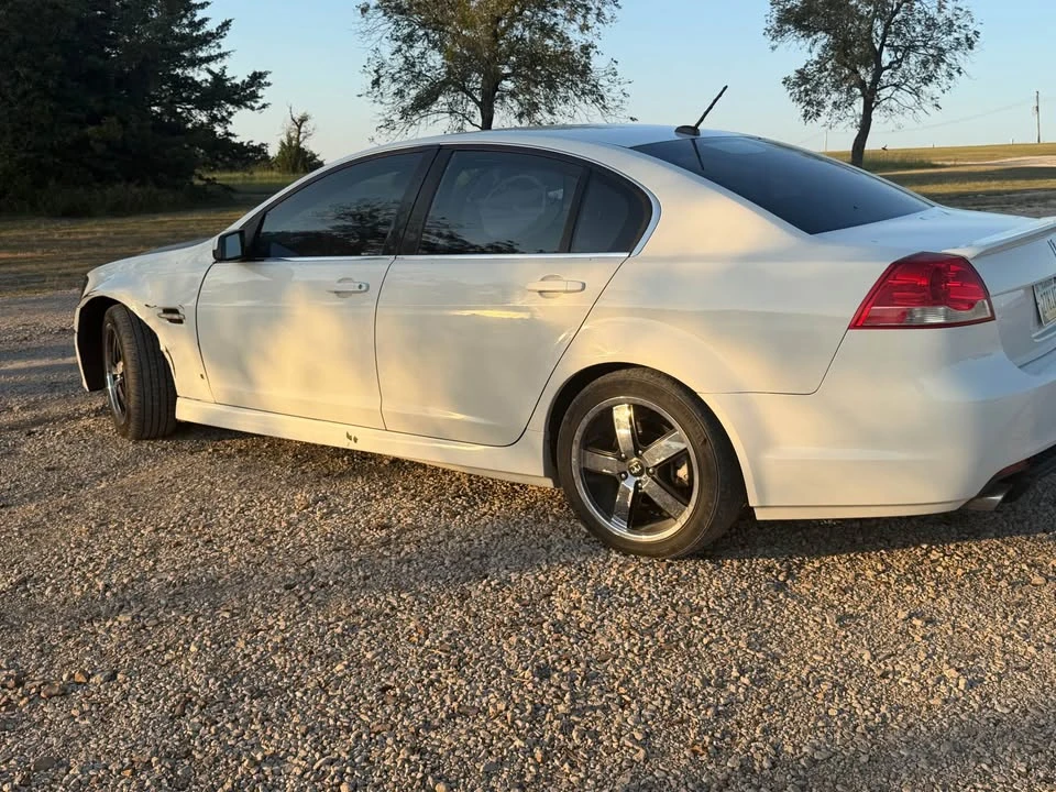 2008 Pontiac G8 - Image 2 of 12