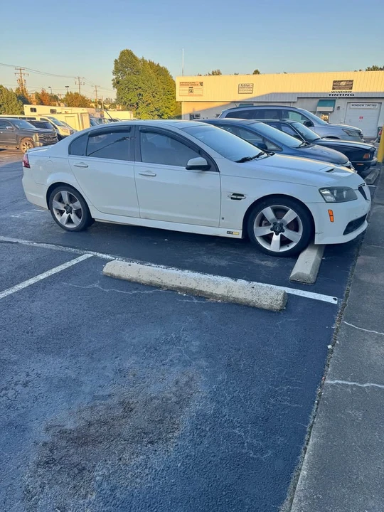2008 Pontiac G8 - Image 2 of 5