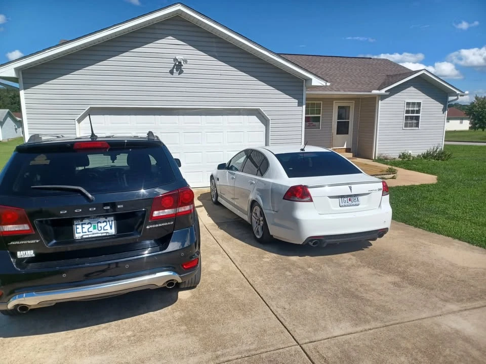 2008 Pontiac G8 - Image 2 of 19