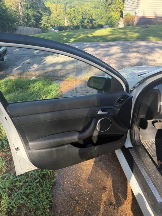 2008 Pontiac G8 - Image 10 of 12