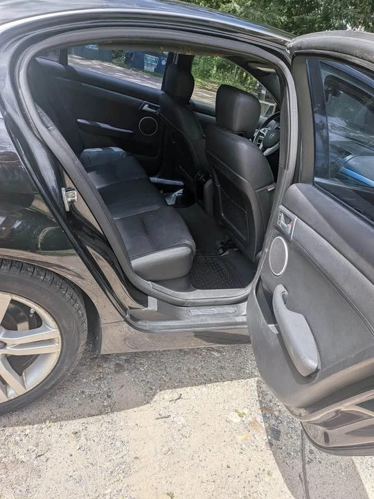 2008 Pontiac G8 - Image 10 of 12