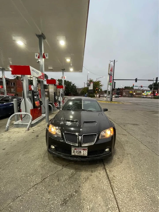 2008 Pontiac G8 - Image 2 of 8