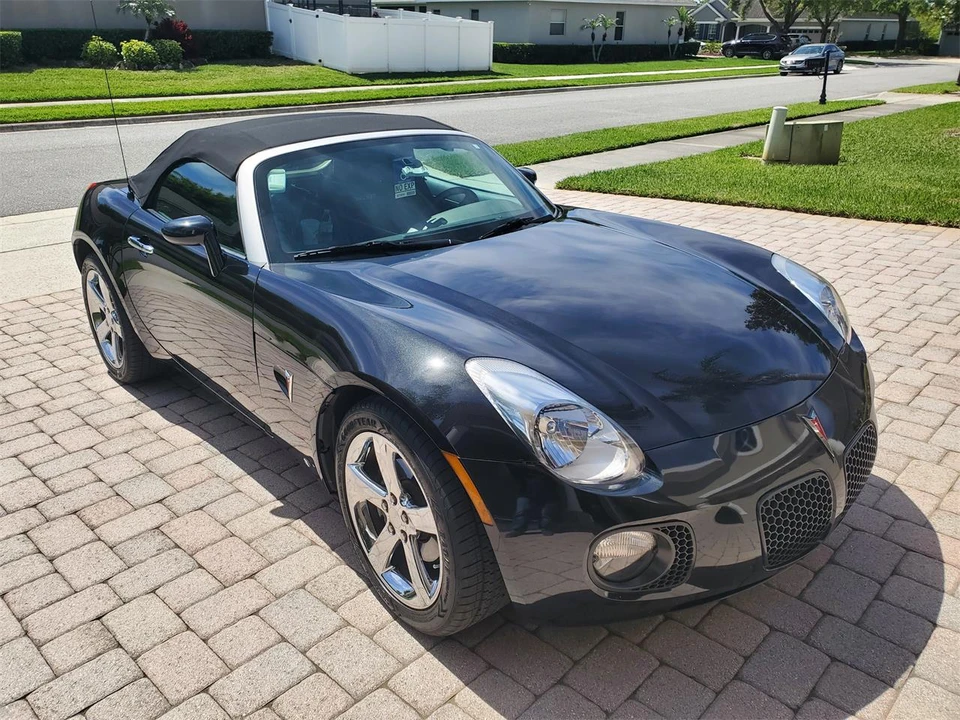 2008 Pontiac Solstice - Image 2 of 16