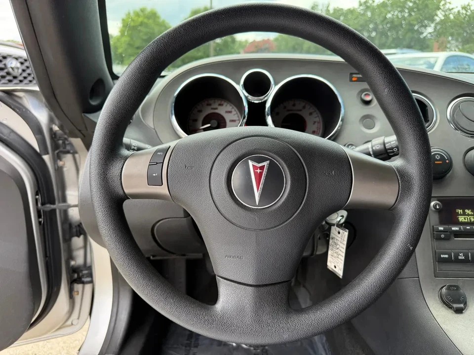 2008 Pontiac Solstice - Image 9 of 11