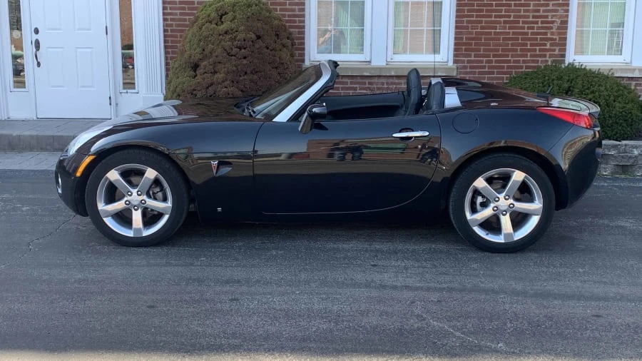 2008 Pontiac Solstice - Image 2 of 10