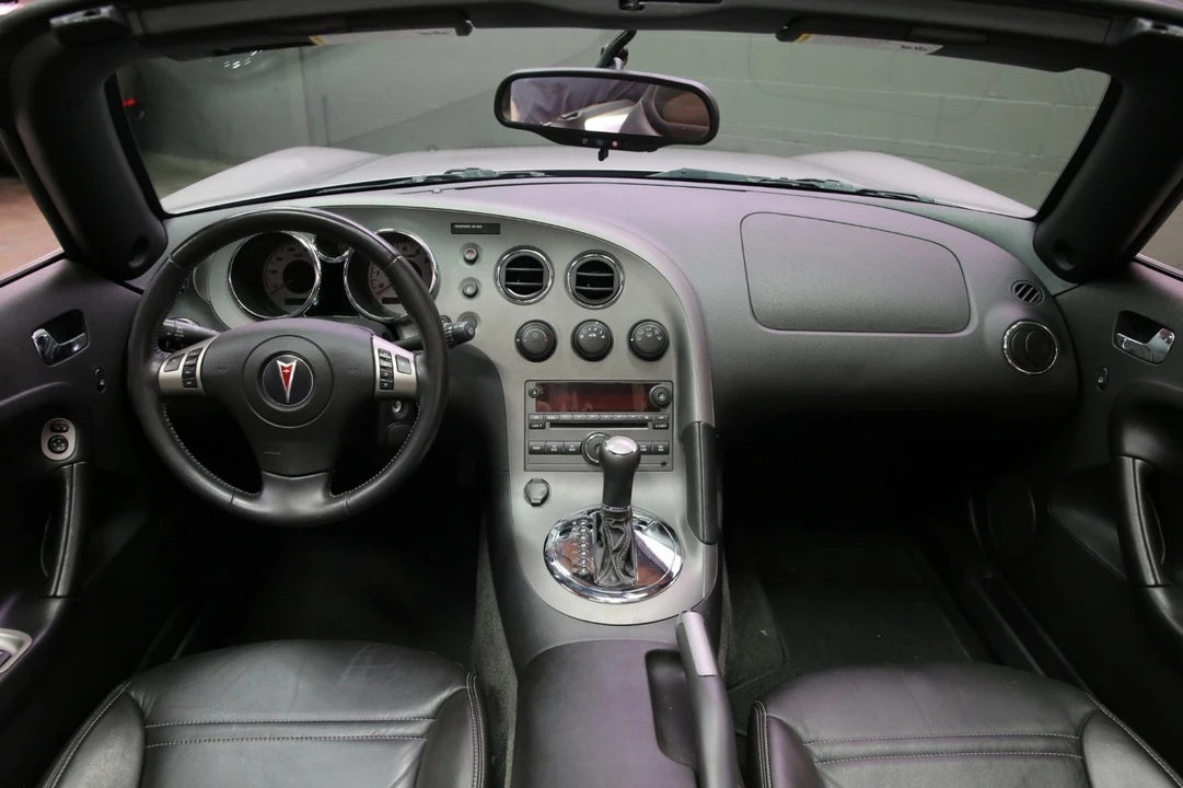 2008 Pontiac Solstice - Image 10 of 31