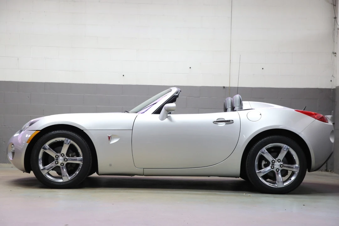 2008 Pontiac Solstice - Image 2 of 31