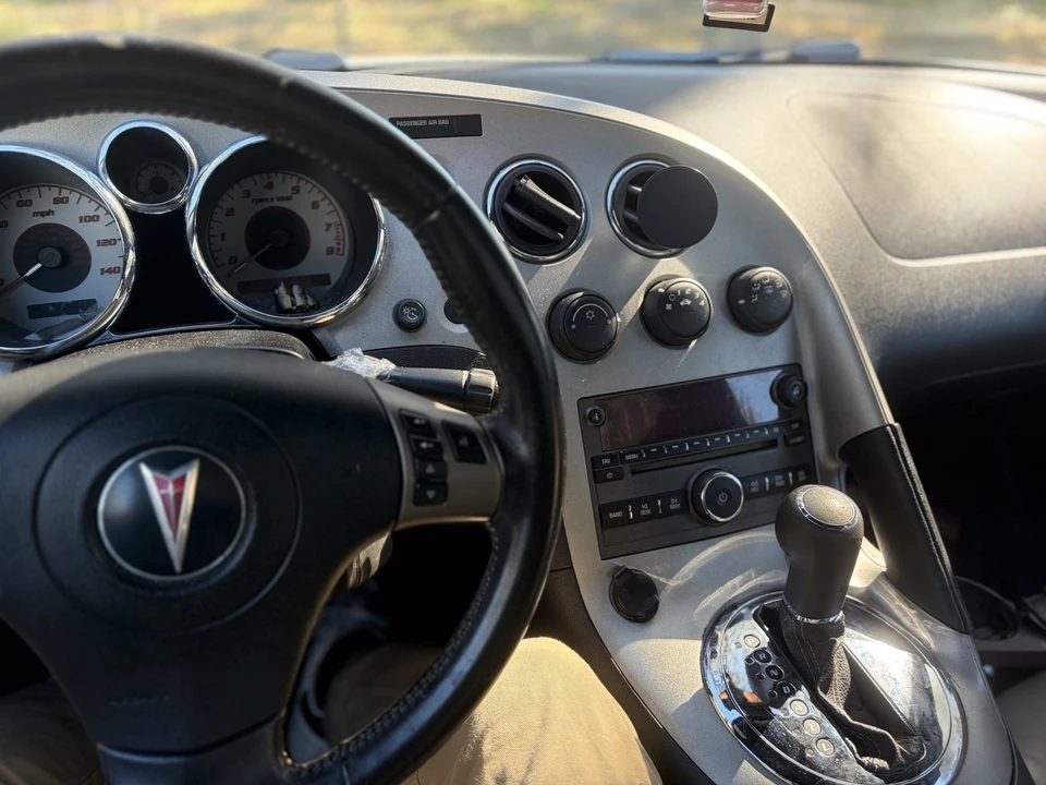 2008 Pontiac Solstice - Image 8 of 12
