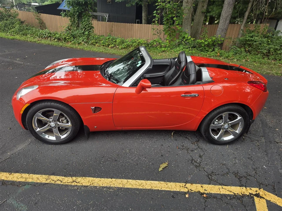 2008 Pontiac Solstice - Image 8 of 31