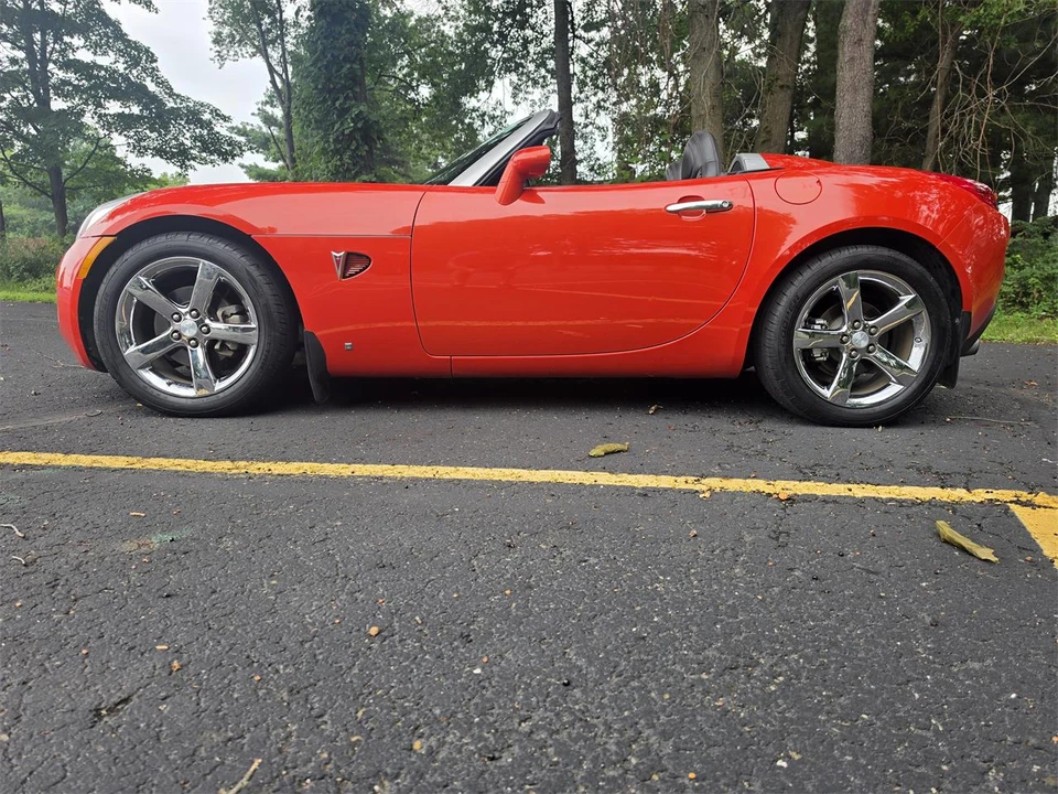 2008 Pontiac Solstice - Image 10 of 31