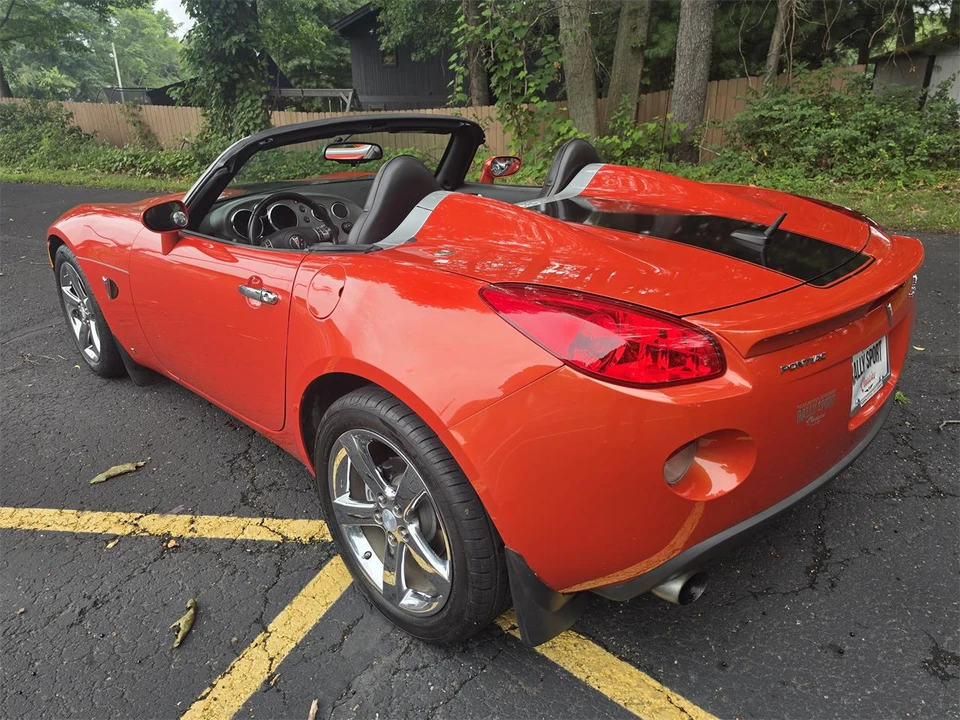 2008 Pontiac Solstice - Image 11 of 31