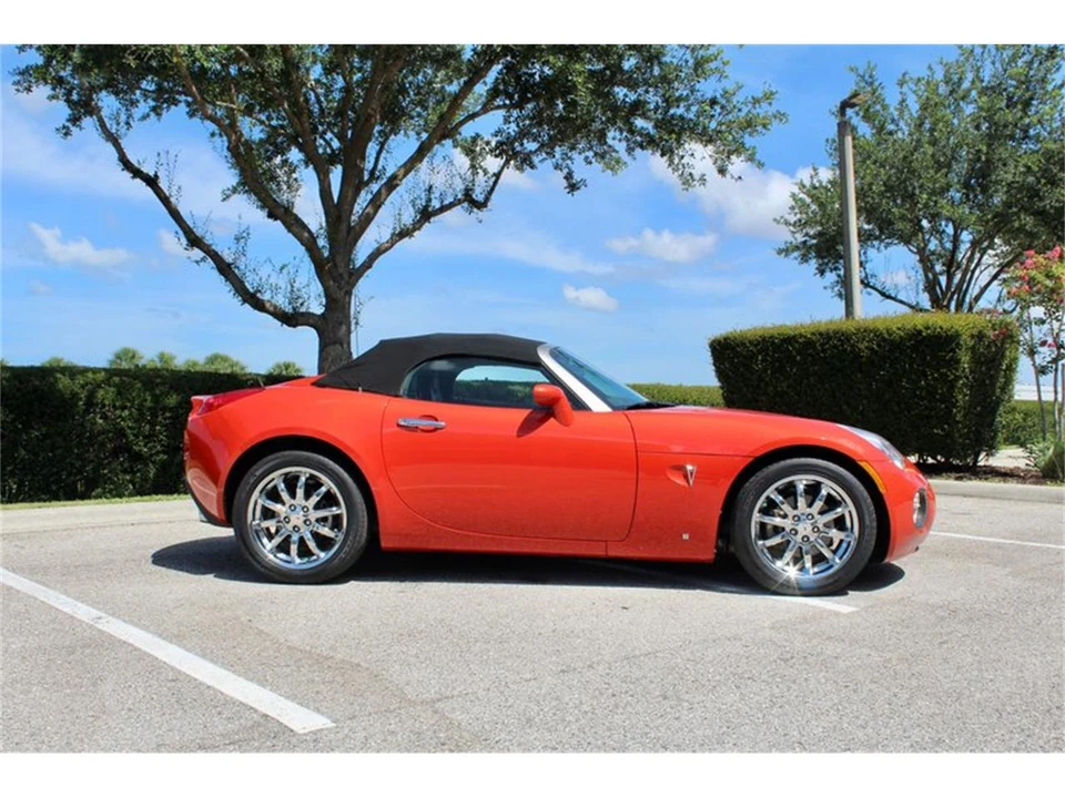 2008 Pontiac Solstice - Image 2 of 31