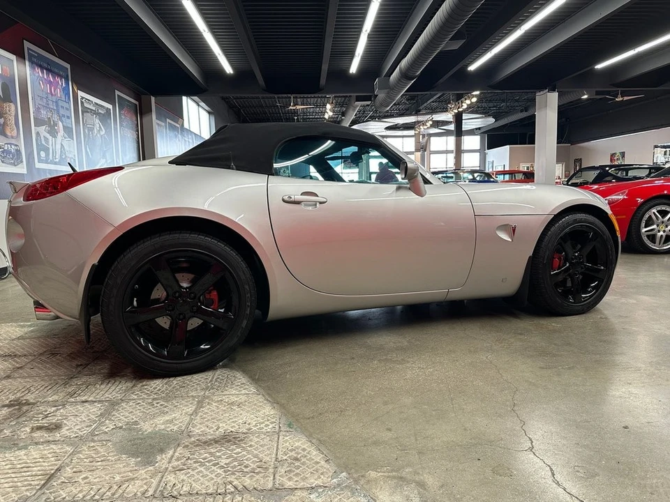 2008 Pontiac Solstice GXP - Image 10 of 21