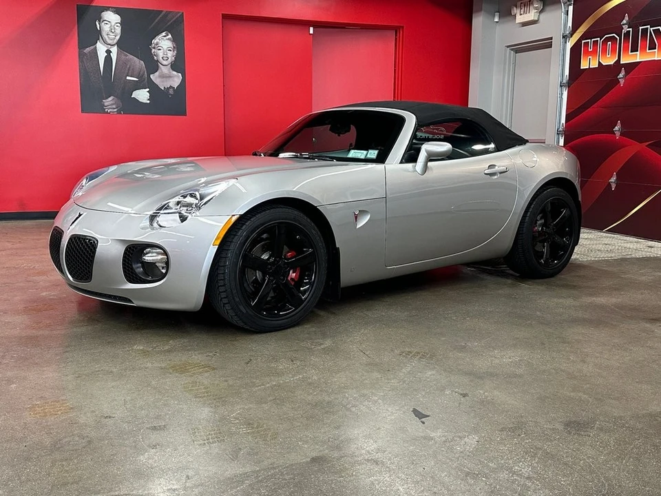 2008 Pontiac Solstice GXP - Image 2 of 21
