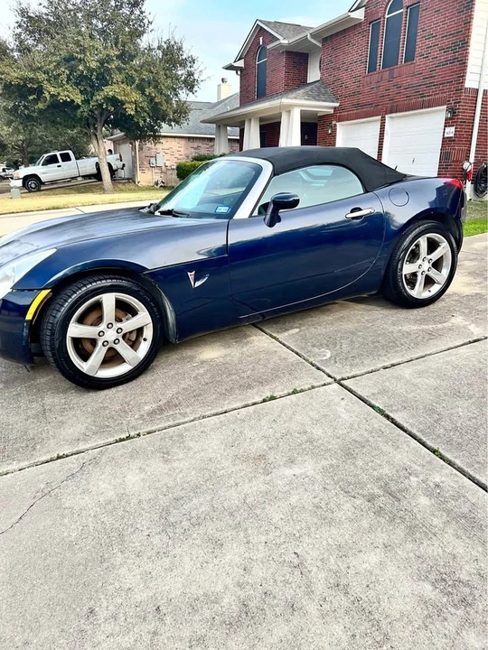 2008 Pontiac Solstice - Image 2 of 8