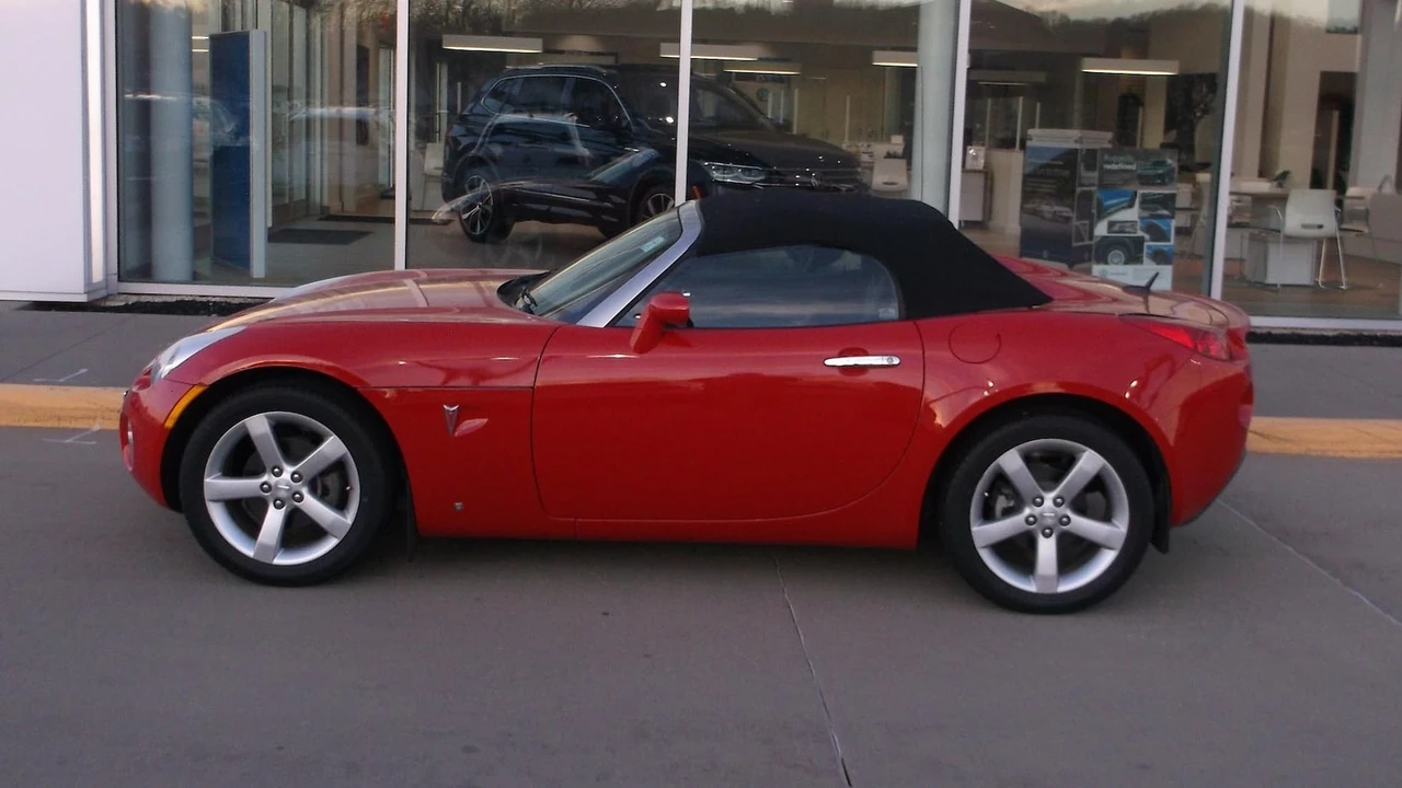 2008 Pontiac Solstice - Image 2 of 16